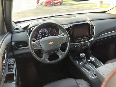 Used 2022 Chevrolet Traverse High Country FWD image 19