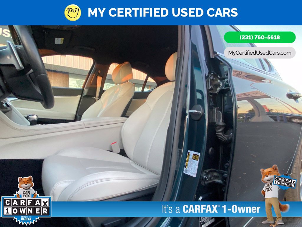 Used 2025 Genesis G70 2.5T RWD image 13