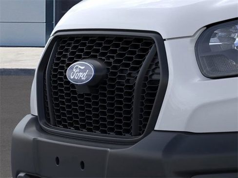 New 2026 Ford Transit 250 148 Medium Roof Extended AWD image 17