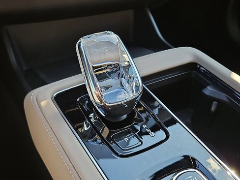 New 2026 Volvo XC90 B6 Ultra w/ Protection Package Premier AWD/4WD image 13