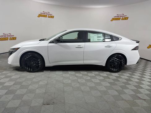 New 2026 Nissan Sentra SR w/ Floor Mat Package image 2