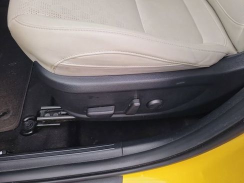 Used 2021 Kia Seltos SX w/ SX Sunroof Package image 15