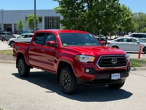 Used 2023 Toyota Tacoma SR5 AWD/4WD image 3