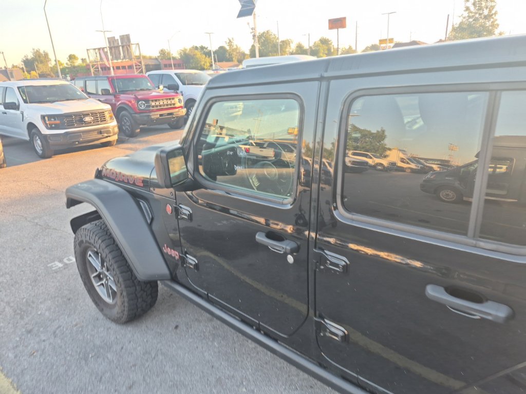 Used 2026 Jeep Gladiator Mojave AWD/4WD image 13