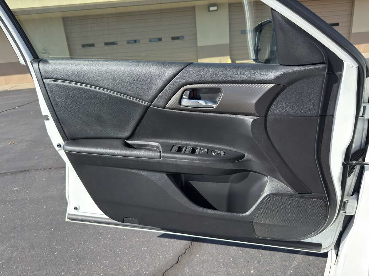 Used 2017 Honda Accord Sport image 12