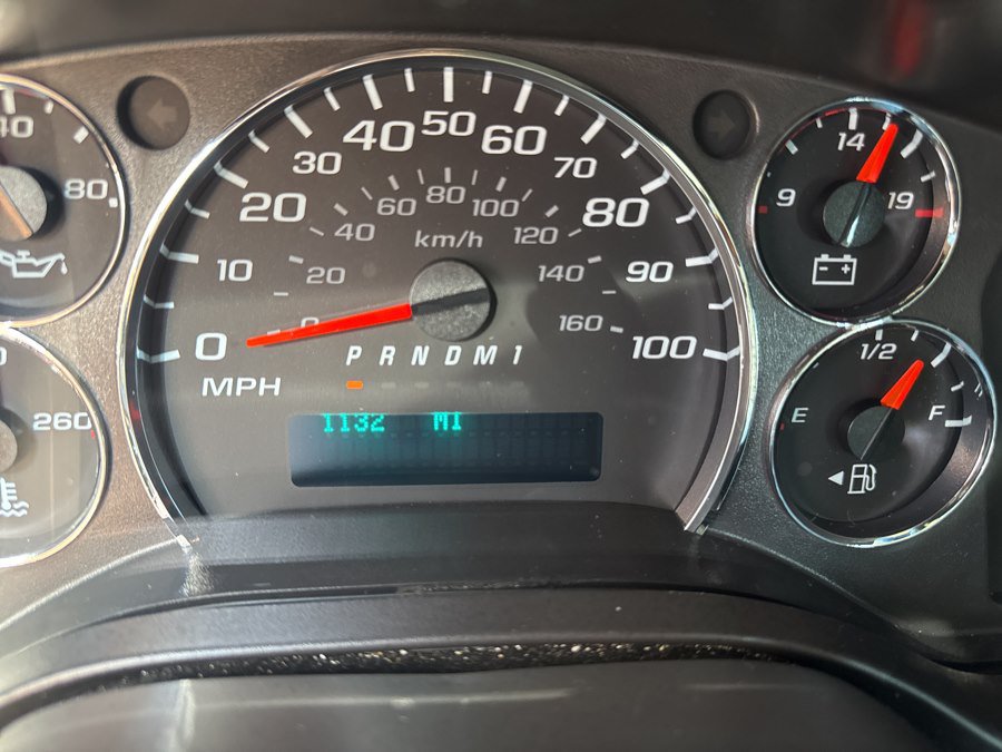 Used 2019 Chevrolet Express 2500 w/ Driver Convenience Package RWD image 22