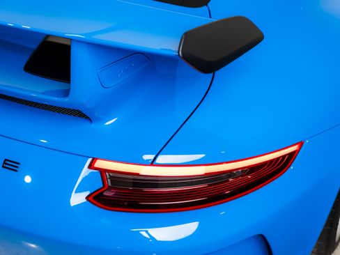 Used 2018 Porsche 911 GT3 RWD image 46