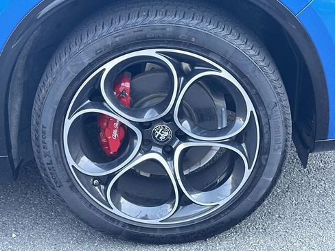 Used 2025 Alfa Romeo Stelvio Sprint AWD/4WD image 11