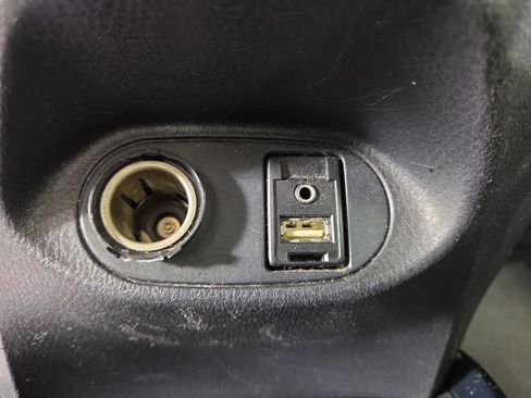 Used 2015 Toyota Yaris SE FWD image 24