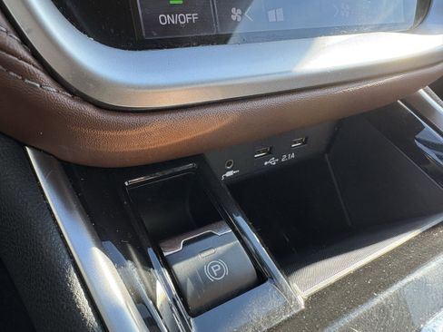 Used 2021 Subaru Outback Touring XT image 19