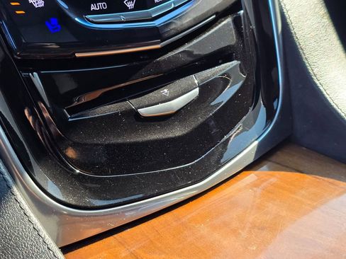 Used 2017 Cadillac Escalade Luxury image 36