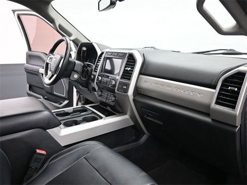 Used 2019 Ford F250 Lariat w/ Lariat Value Package image 24