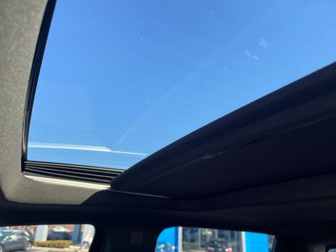 Used 2024 Chevrolet Silverado 1500 ZR2 image 18