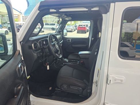 Used 2023 Jeep Wrangler Unlimited Sport AWD/4WD image 3