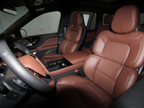 New 2026 Lincoln Aviator Reserve image 3