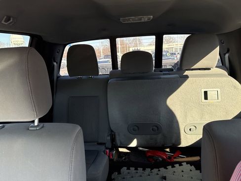 Used 2012 Ford F150 XLT w/ XLT Chrome Pkg image 13