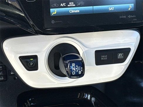 Used 2018 Toyota Prius Three image 23