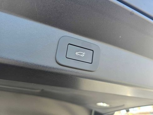 New 2026 Land Rover Range Rover Sport SE image 18