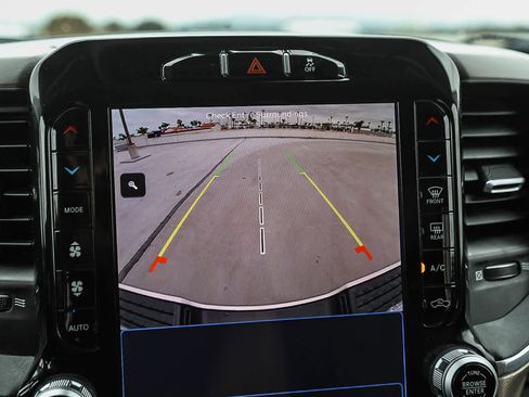 Used 2024 RAM 2500 Laramie AWD/4WD image 22