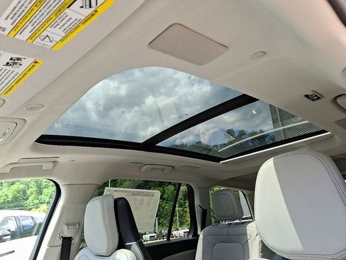 New 2026 Lincoln Aviator Reserve AWD/4WD image 7