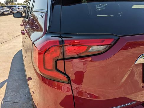 Used 2018 GMC Terrain SLT w/ Preferred Package image 13