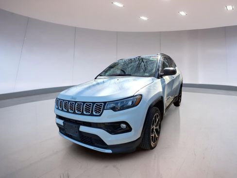Used 2024 Jeep Compass Limited image 2