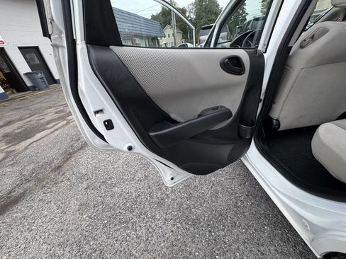 Used 2007 Honda Fit image 50