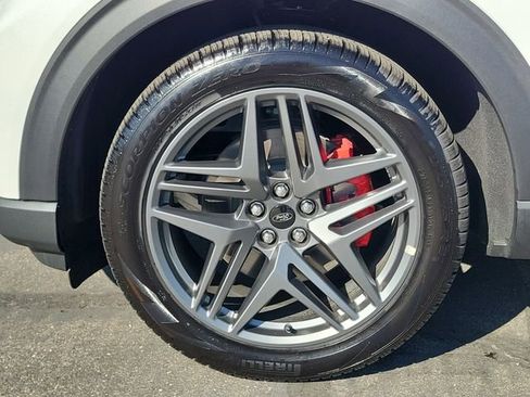 Used 2025 Ford Explorer ST-Line w/ Premium Package image 27