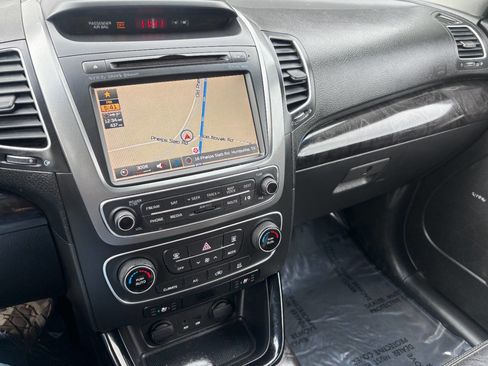 Used 2014 Kia Sorento EX w/ EX V6 Touring Package image 17
