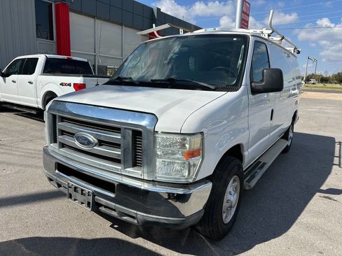Used 2014 Ford E-250 and Econoline 250 w/ Power Group image 2