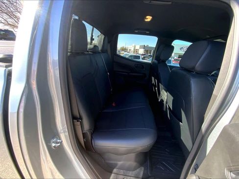 Used 2025 Chevrolet Colorado Trail Boss image 19