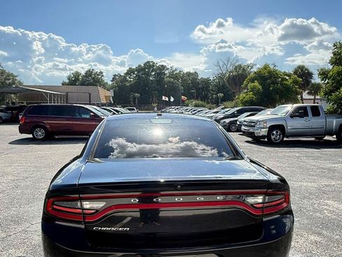 Used 2019 Dodge Charger SXT w/ Leather Interior Group RWD image 23