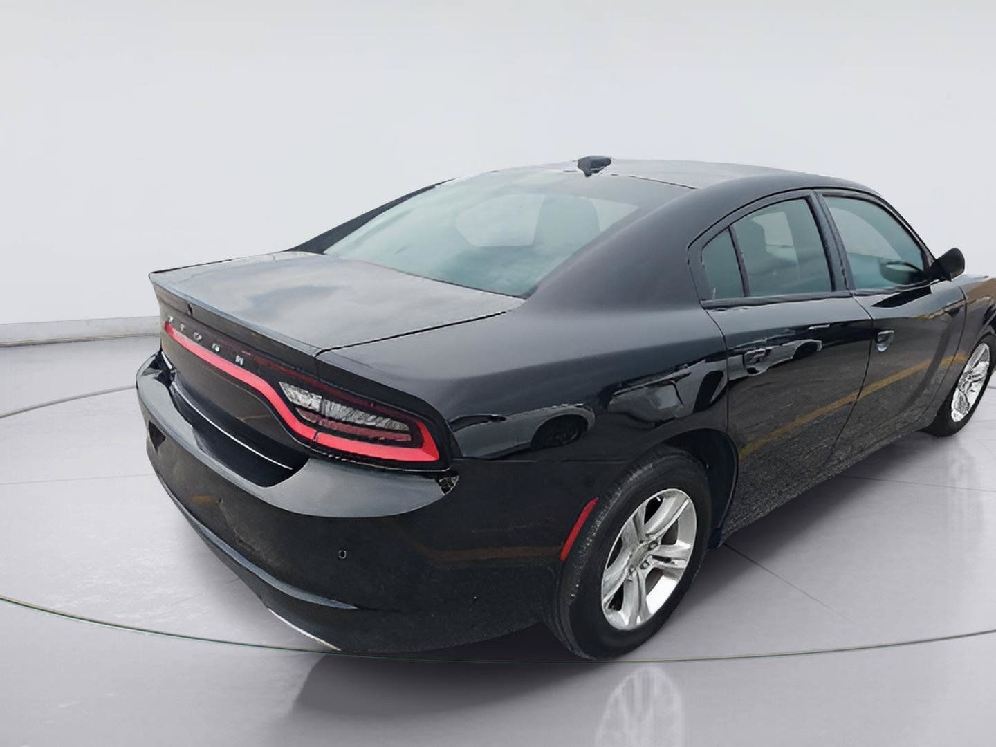 Used 2023 Dodge Charger SXT RWD image 5