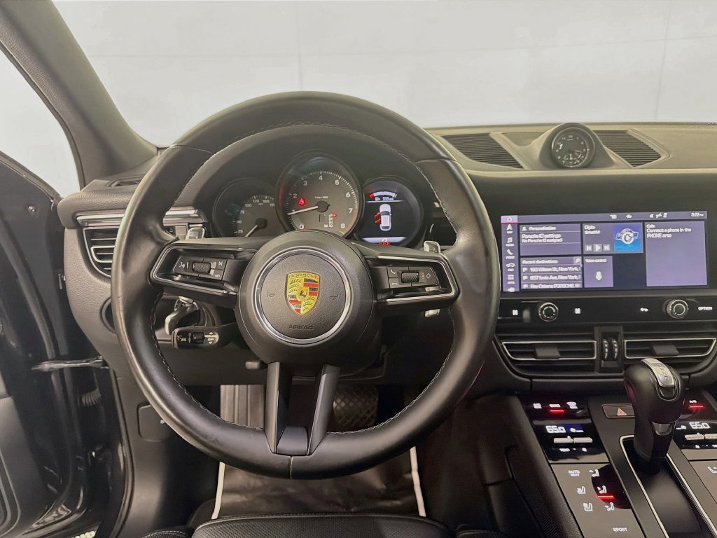 Certified 2023 Porsche Macan AWD/4WD image 25