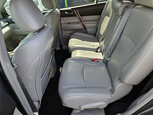 Used 2013 Toyota Highlander Limited AWD/4WD image 12