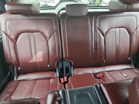 Used 2024 Ford Expedition Limited image 12