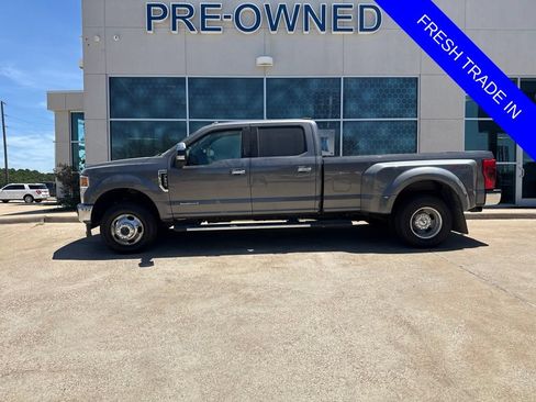 Used 2022 Ford F350 XLT w/ XLT Premium Package AWD/4WD image 1