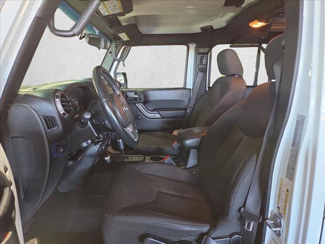 Used 2018 Jeep Wrangler Unlimited Sport w/ Connectivity Group AWD/4WD image 13