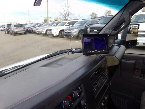 Used 2018 Chevrolet Express 3500 w/ Power Convenience Package image 43