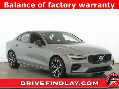 Used 2025 Volvo S60 B5 Core image 1