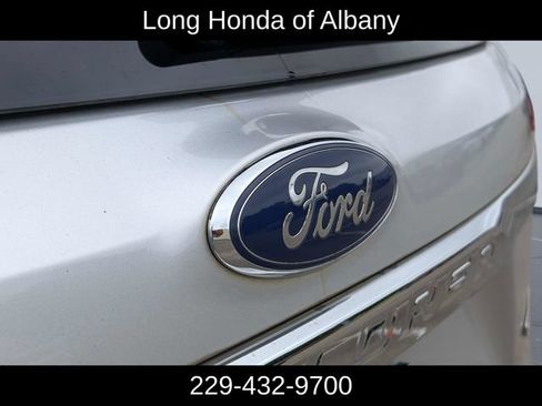 Used 2016 Ford Explorer XLT w/ Equipment Group 202A FWD image 10