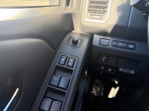 Used 2023 Nissan Frontier SV w/ Technology Package image 22