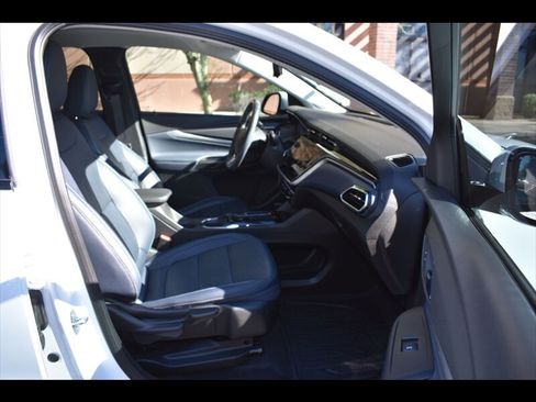 Used 2023 Chevrolet Bolt EUV Premier w/ Sun & Sound Package image 35