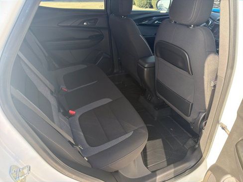 Used 2022 Chevrolet TrailBlazer LT w/ Convenience Package FWD image 13