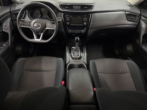 Used 2017 Nissan Rogue SV w/ SV Family Package image 55