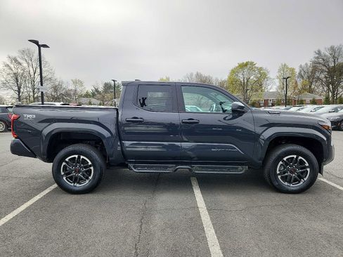 Used 2025 Toyota Tacoma TRD Sport image 7