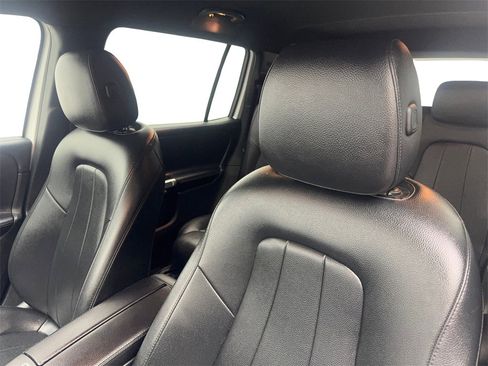 Used 2022 Mercedes-Benz GLB 250 w/ Premium Package Lite image 26