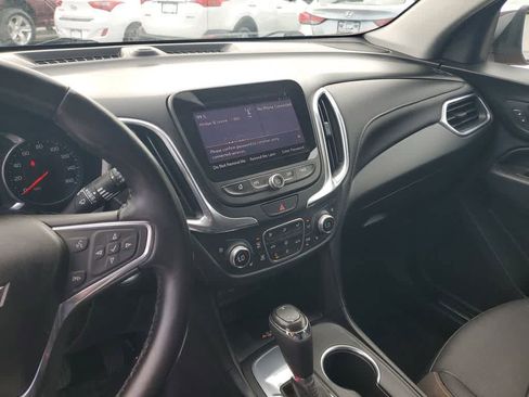 Used 2020 Chevrolet Equinox Premier image 32