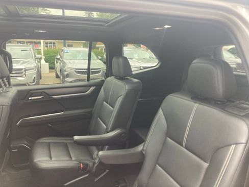 Certified 2024 GMC Acadia Elevation w/ Luxury Package AWD/4WD image 21
