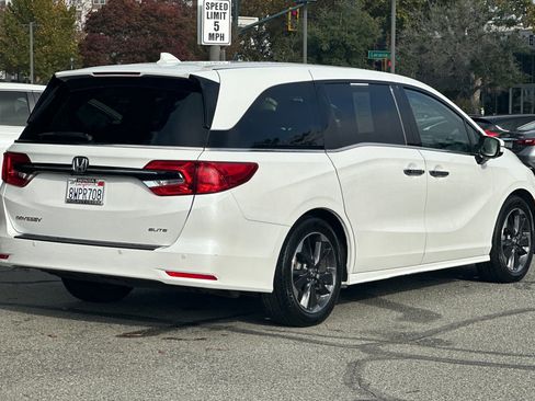Used 2022 Honda Odyssey Elite image 4